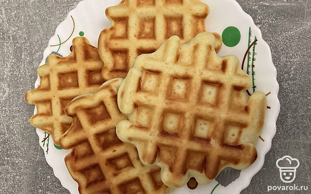 Банановые вафли на молоке — Рецепт с фото