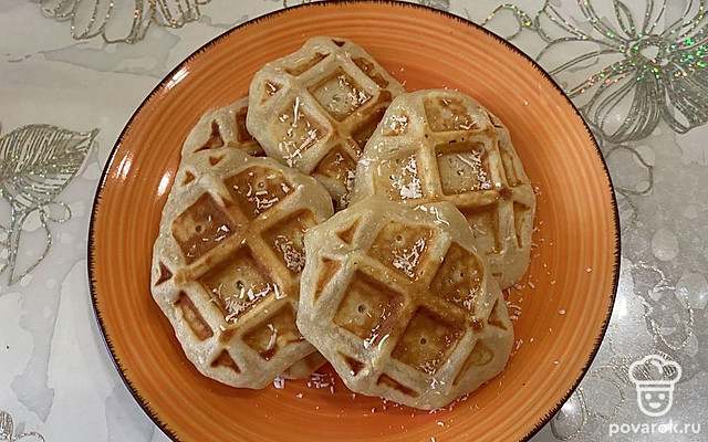 Мягкие вафли с кокосовой стружкой на сливках — Рецепт с фото