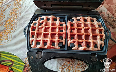 Выпекайте минуты 3-4.