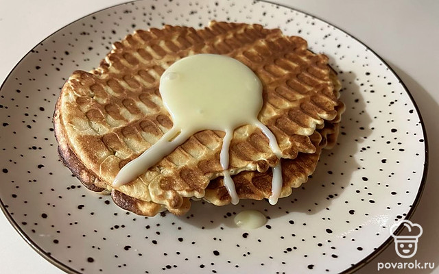 Вафли с начинкой из сгущенного молока — Рецепт с фото
