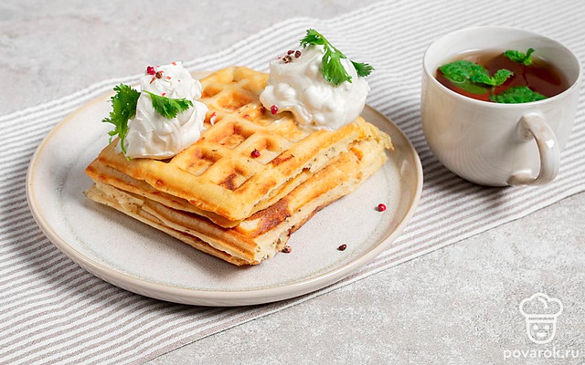 Несладкие вафли с сыром — Рецепт с фото