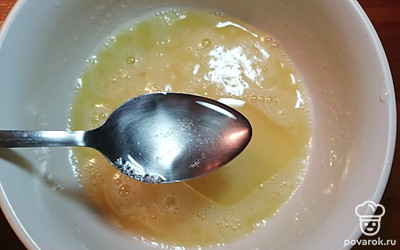 Добавляем растительное масло. 