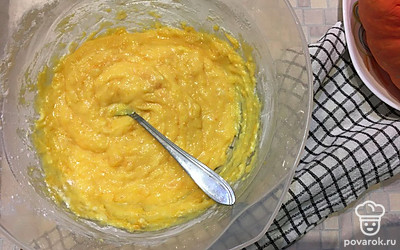 Тесто убрать в холодильник на полчаса, можно даже на ночь. Утром испечь вафли в вафельнице.