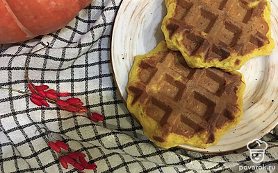 Вкусно с беконом, или слабосоленой рыбкой, творожным сыром или просто так.