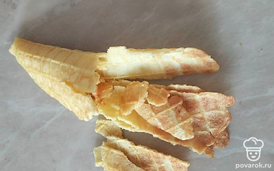 вафли такие хрупкие, что при сильном нажатии рассыпаются. Приятного аппетита