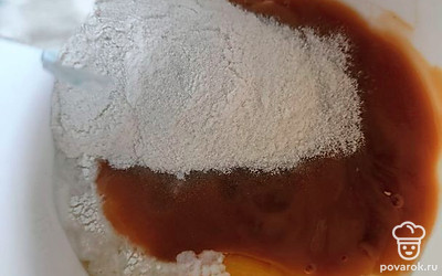 Добавить яблочное пюре для детского питания и рисовую муку.