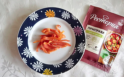 Вяленый кальмар по-домашнему готов.