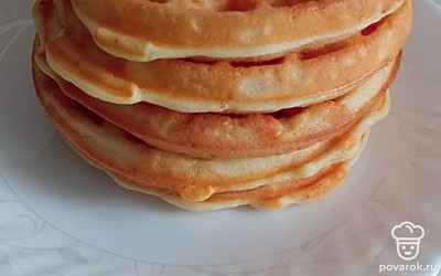 Подаем с вареньем или со сметаной.