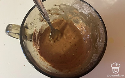 Из всех ингредиентов замешайте однородное тесто. 