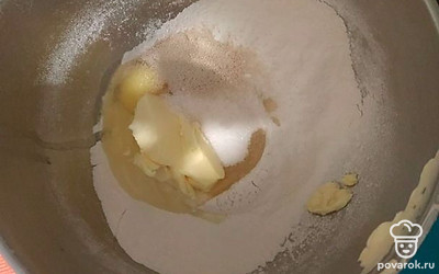 Добавляем масло.