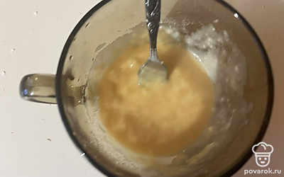 Из всех ингредиентов замесите однородное тесто. 