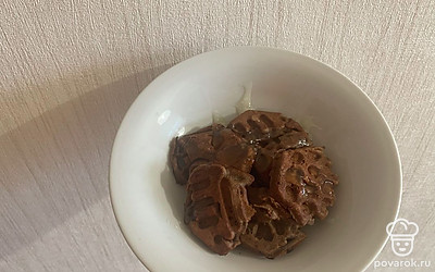 Подавайте к столу горячими.