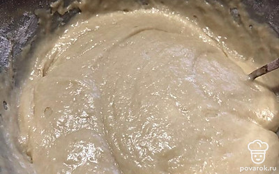 Замешиваем хорошее приятное тесто.