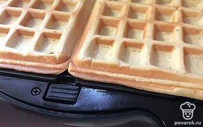 Получаются идеальные вафли.