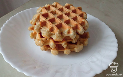 Подаем с вареньем, сметаной.