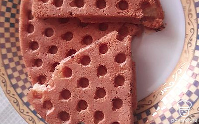 Выпекать вафли в вафельнице по з минуты.