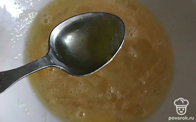 Добавляем растительное масло. 