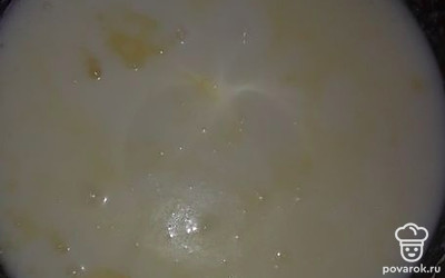 Добавьте молоко.