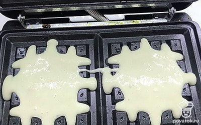 Выкладываем на пекарь и ждём 5 минут.