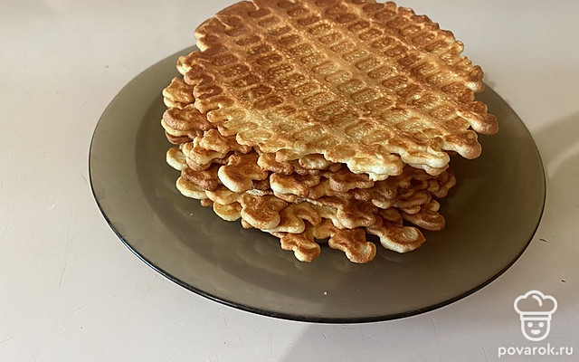 Тонкие и хрустящие вафли на кокосовом масле — Рецепт с фото