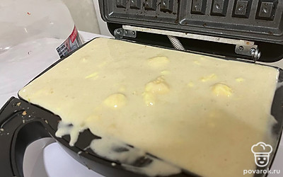 Распределяем массу в мультипекарь на 7 минут.