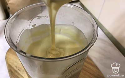 Тесто должно получиться средней консистенции, не густое и не жидкое. 