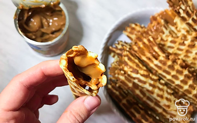 В качестве начинки я использовала вареную сгущенку. Приятного аппетита!