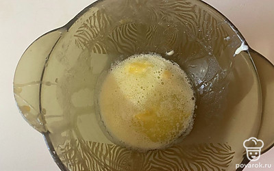 Растопите до жидкого состояния в микроволновой печи в течение 30 секунд.