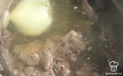 Варите до готовности печенки (10 минут с момента закипания).