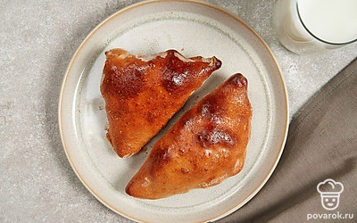 Подайте эчпочмаки с кефиром или любым другим напитком на ваш вкус.