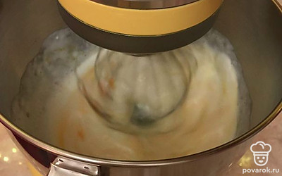 Замесить миксером.