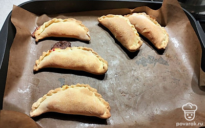 Даем пирожкам немного остыть. Приятного аппетита!