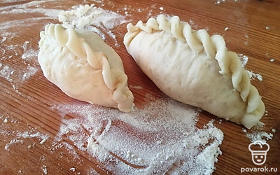 Формируем пирожки. 