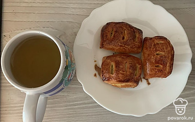 Подать с чаем.