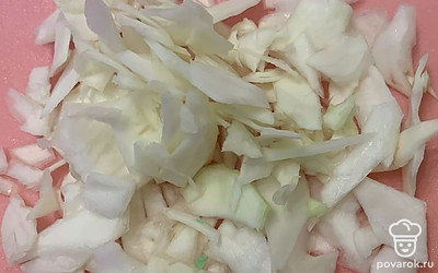 Нашинковать капусту.
