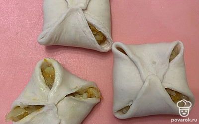 Соединить противоположные края друг с другом.