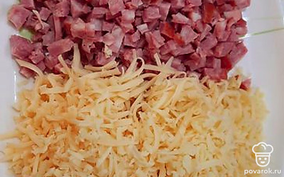 Приготовить начинку для пирожков. 