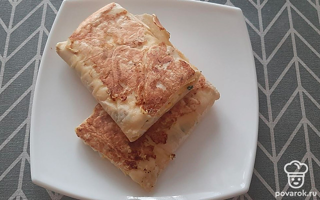 Полезные пирожки с яйцом и луком в лаваше — Рецепт с фото