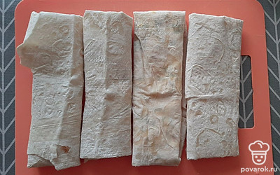 Свернуть конвертиком.