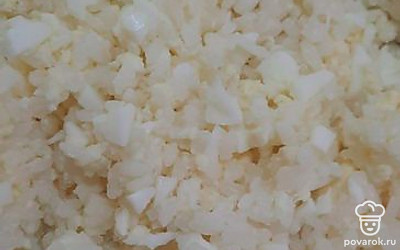 Все хорошо перемешайте и посолите.