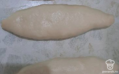 Сформируйте пирожки.