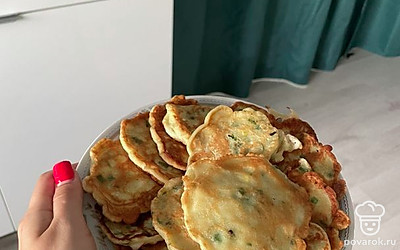 Подавать со сметаной.