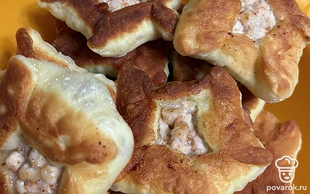 Пирожки с курицей «Интересные» — Рецепт с фото