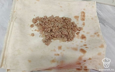 Лаваш разрезать на квадраты. У меня получилось 4 квадрата.