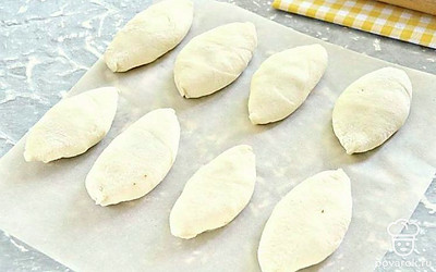 Выпекайте в духовке при 200 градусах до золотистого цвета.