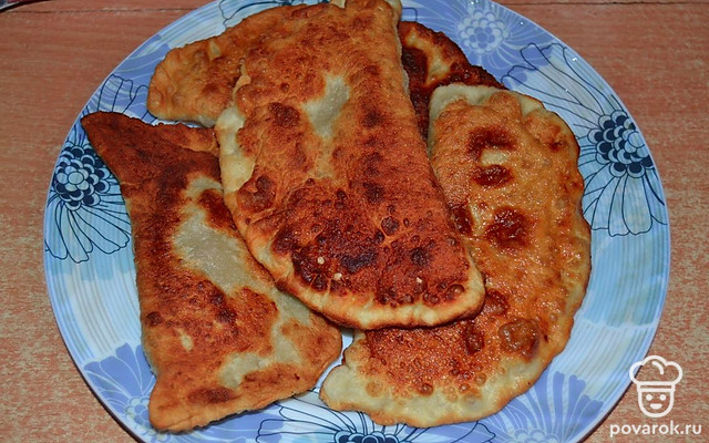 Чебуреки «Домашние» с мясным фаршем — Рецепт с фото