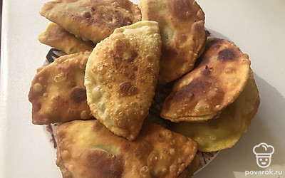 Ешьте чебуреки горячими. Приятного аппетита!