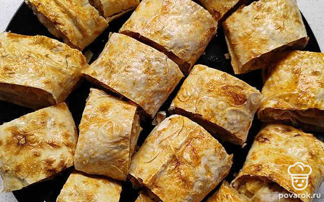 Рулет из лаваша с капустой и яйцом — Рецепт с фото