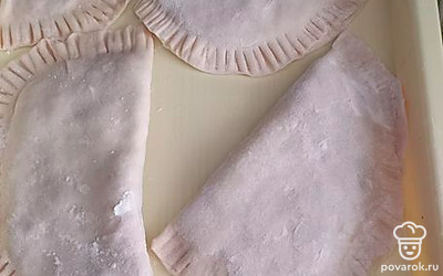 Чебуреки можно заморозить. 