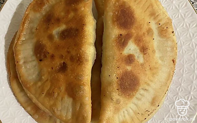 Если в фарш добавить лук пропущенный через терку, будет сочнее! 